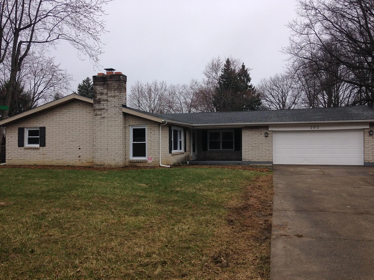 202 Rutledge Dr photo 1