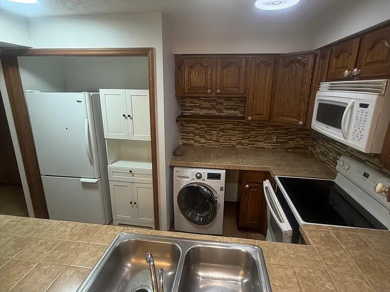 134 N 36th St #6 — Photo 5