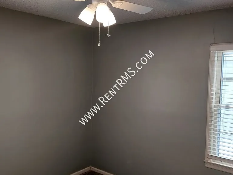 1014 SW Orleans St — Photo 11