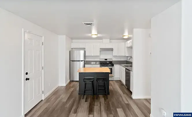 431 Geary St SE — Photo 9