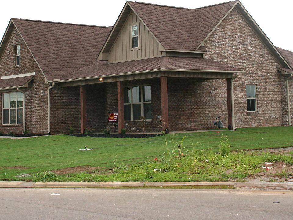 2nd image of 180 Kensington Cv