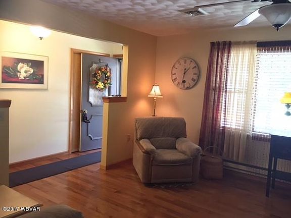 Living room Front entrance