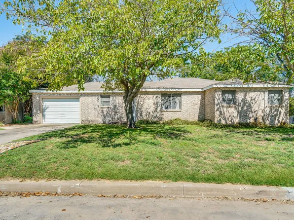 1318 W Water St, Weatherford, TX 76086