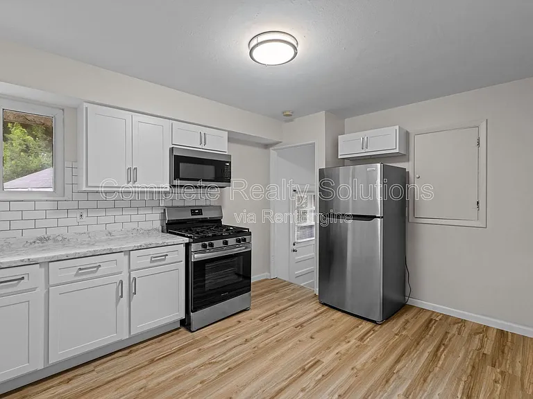 1149 Walker Ave — Photo 4