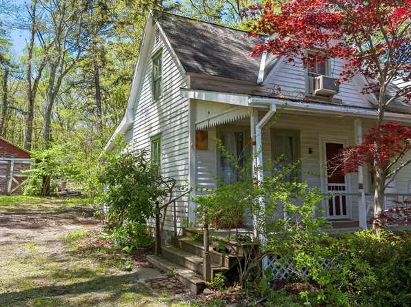 292 Route 590, Greeley, PA 18425