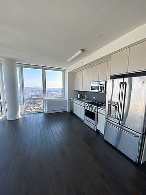 1st image of 309 Gold St APT 35