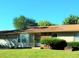 1711 W Broadmoor St, Springfield, MO 65807