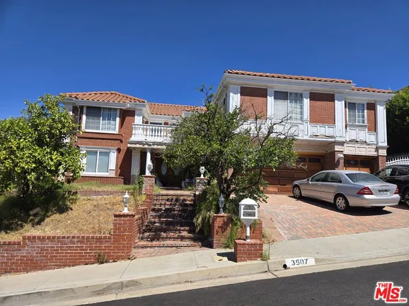 3507 Viewcrest Dr, Burbank, CA 91504