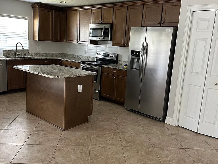 6501 Manila Palm Way — Photo 10