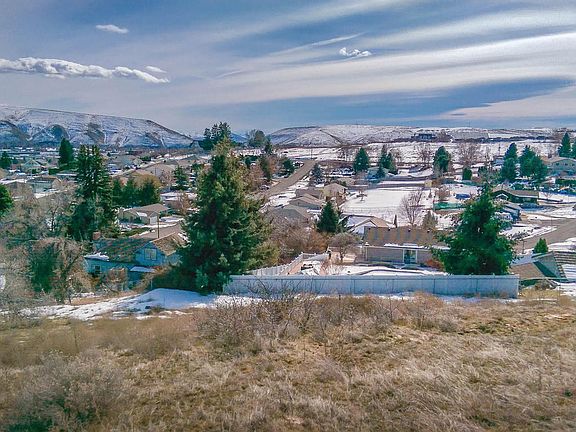 1007 Goodlander Circle