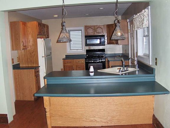 4th image of 13 Gaylord St