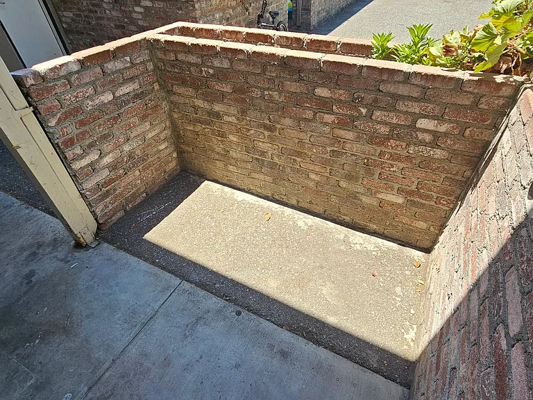 370 N Fair Oaks Ave — Photo 23