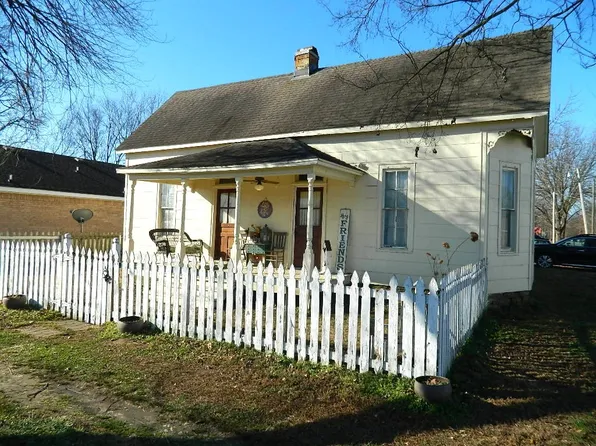 300 S Mock St, Prairie Grove, AR 72753