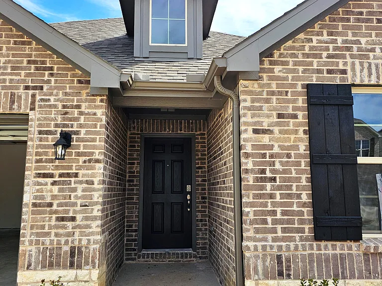 3853 Pearlwood Rd — Photo 1
