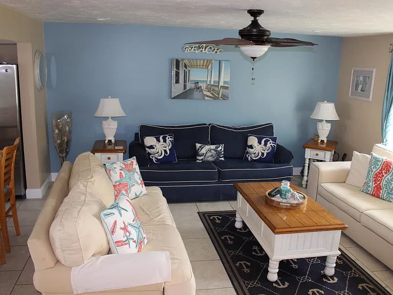 275 N End Blvd #B1 — Photo 4