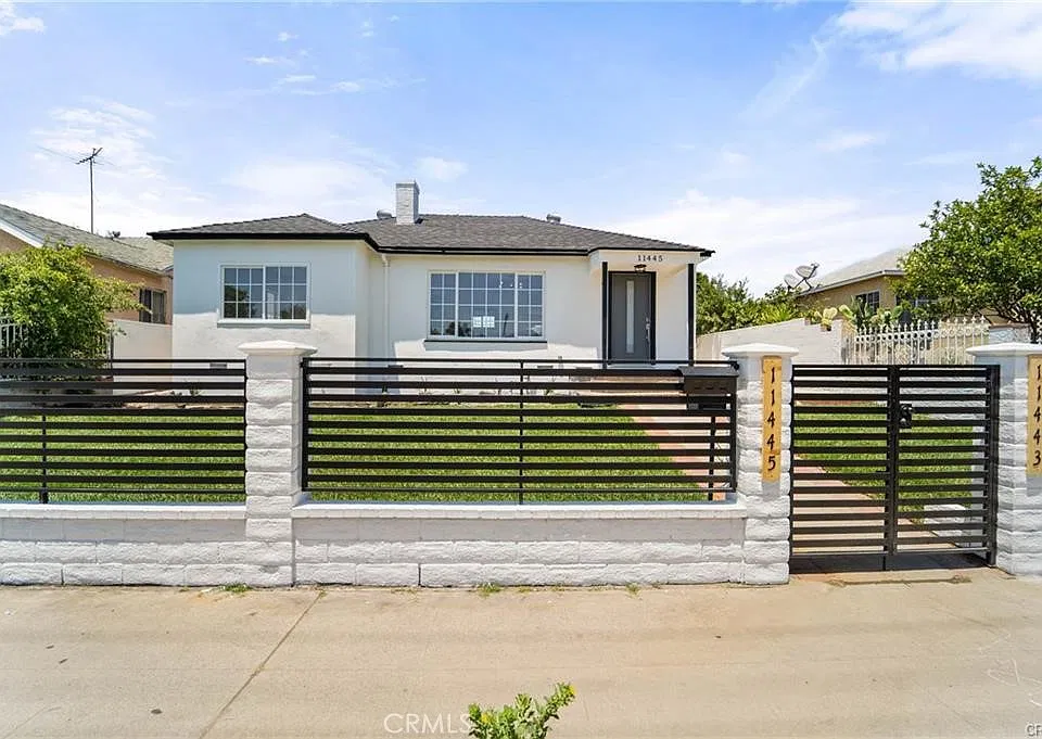 11445 Saticoy St