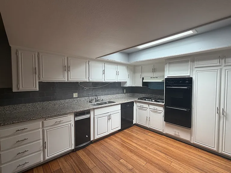 3354 Rolan Ct — Photo 5