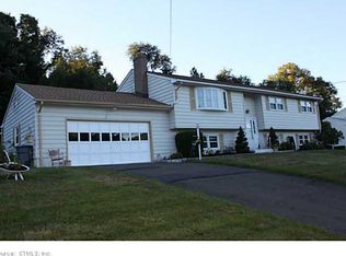 29 Country Hills Rd, Hamden, CT 06514