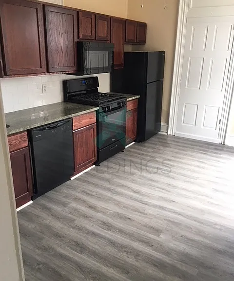 1044 Dekalb St #2F — Photo 2