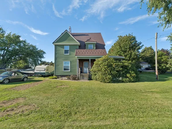 10262 E Lake Rd, North East, PA 16428