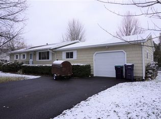 136 Guildhall Rd, Rochester, NY 14623