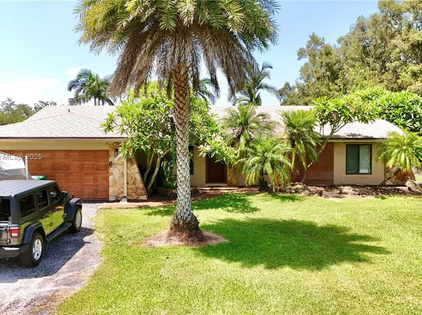 9841 NW 35th St, Cooper City, FL 33024