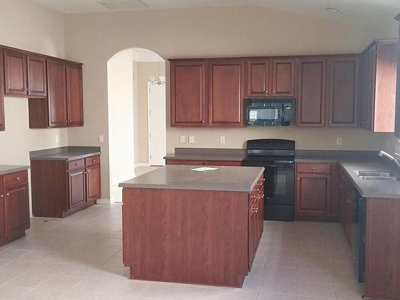 4th image of 8194 Highgate Dr