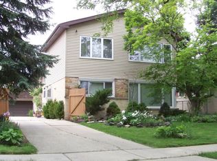 8936 N Elmore St, Niles, IL