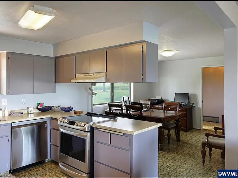 1040-1 N Fir Villa Rd — Photo 18
