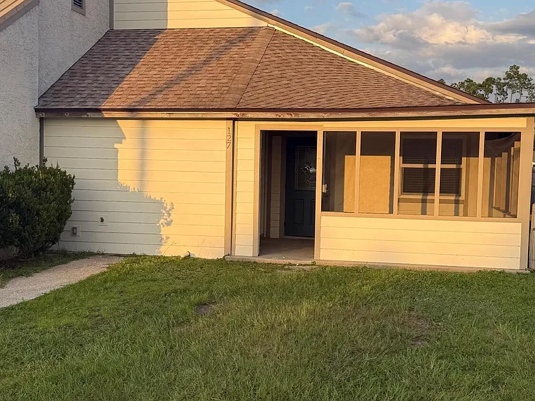 127 Kacy Ln — Photo 1