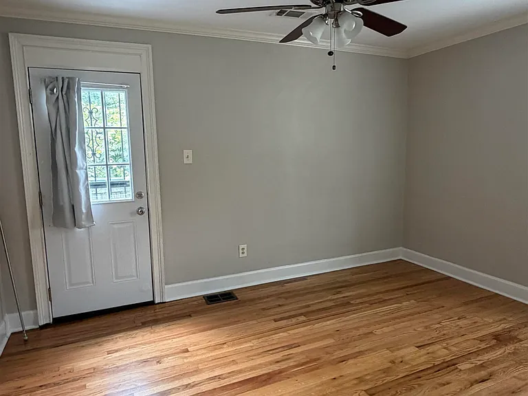 3555 Barwood Cir — Photo 11