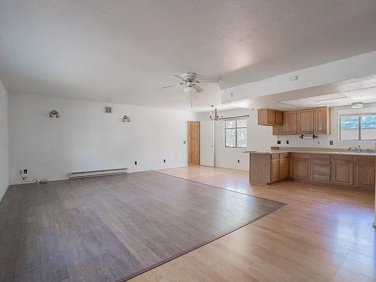 5383 Glenwood Ln — Photo 9