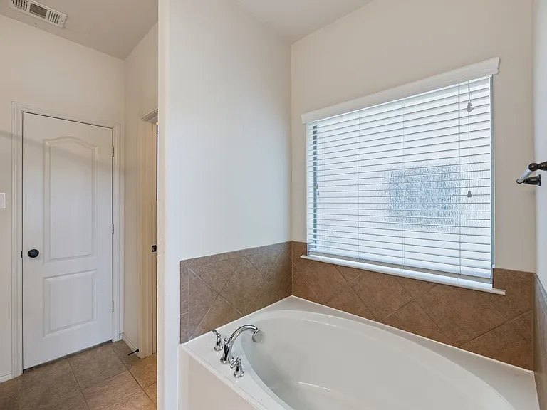 1636 Quail Grove Dr — Photo 17