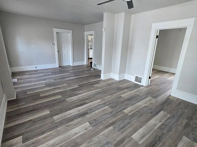 120 Bowen St — Photo 3