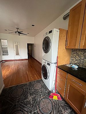 5th image of 2334 Bedford Ave APT 1R