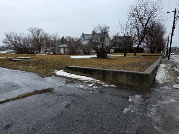 20 Presque Isle Street, Fort Fairfield, ME 04742