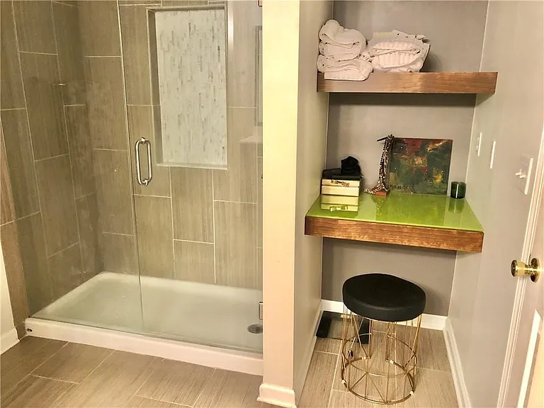 1042 Sasha Ln — Photo 7