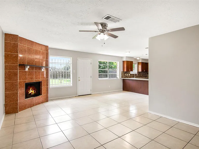 11710 Old Telegraph Rd — Photo 6