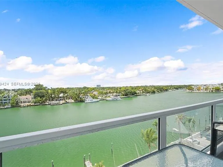 5700 Collins Ave #7J — Photo 16