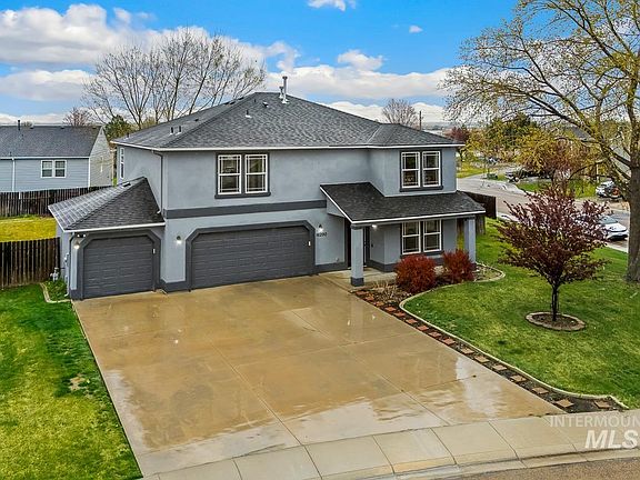 3rd image of 16290 Jewel Way