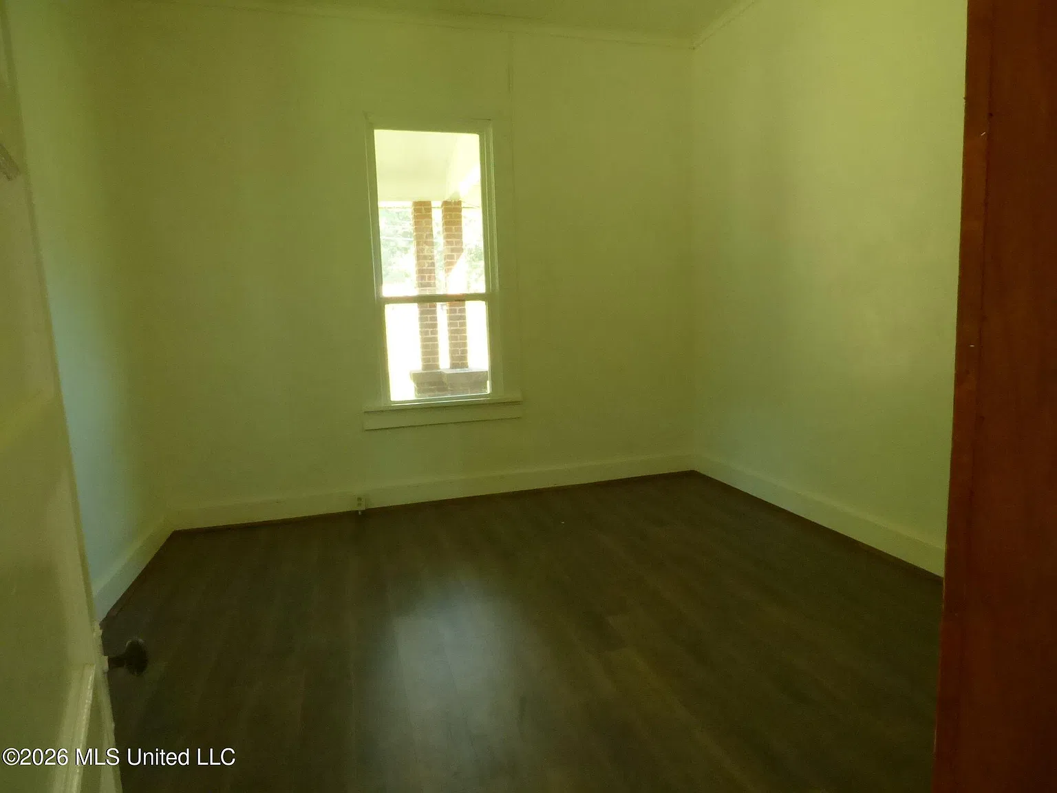 3 bed, 2.0 bath, 2055 sqft, $1,000 — Photo 3
