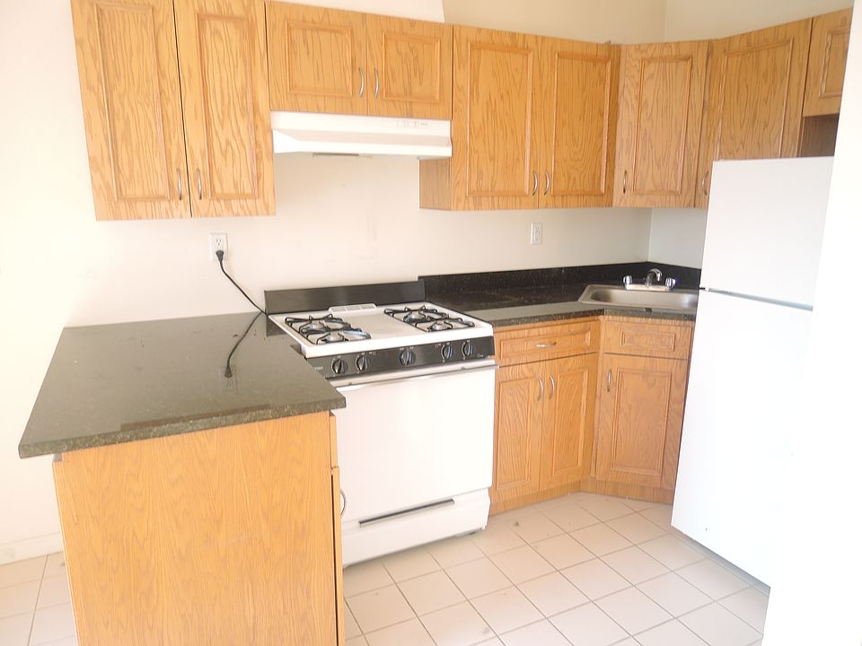 1st image of 2820 31st St