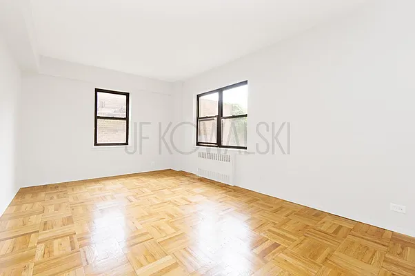 Rented by R New York | media 18