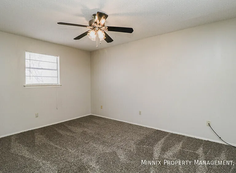 500 4th Ave #22 — Photo 13