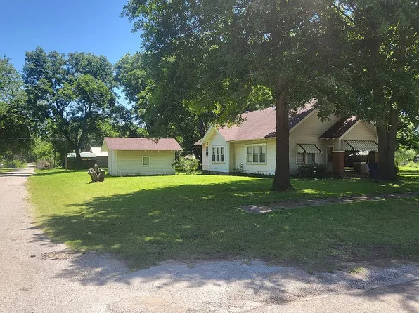 407 N Taylor Ave, Wynnewood, OK 73098