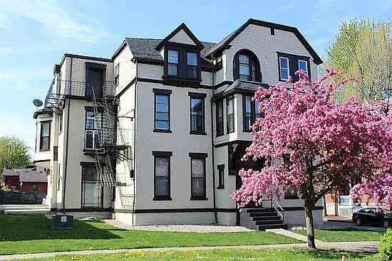 95 Troup St #5