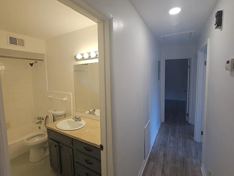 909 Ashland Ave — Photo 11