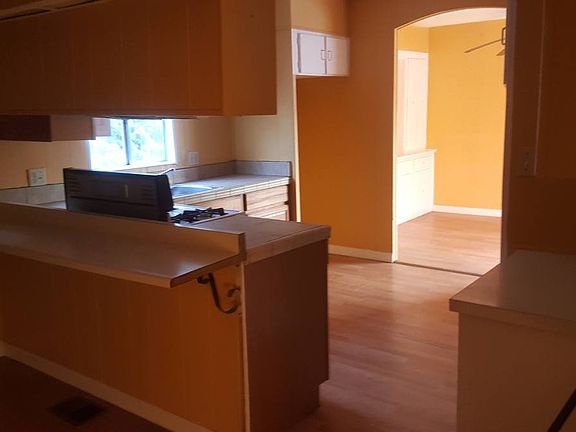 4th image of 2409 Sultana Ave