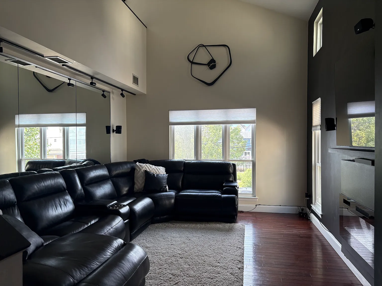 2 bed, $3,700 — Photo 4