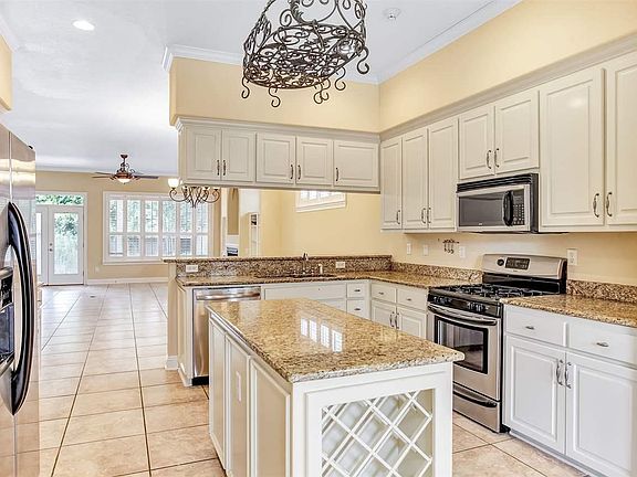 5th image of 6413 Lake Charlene Ln